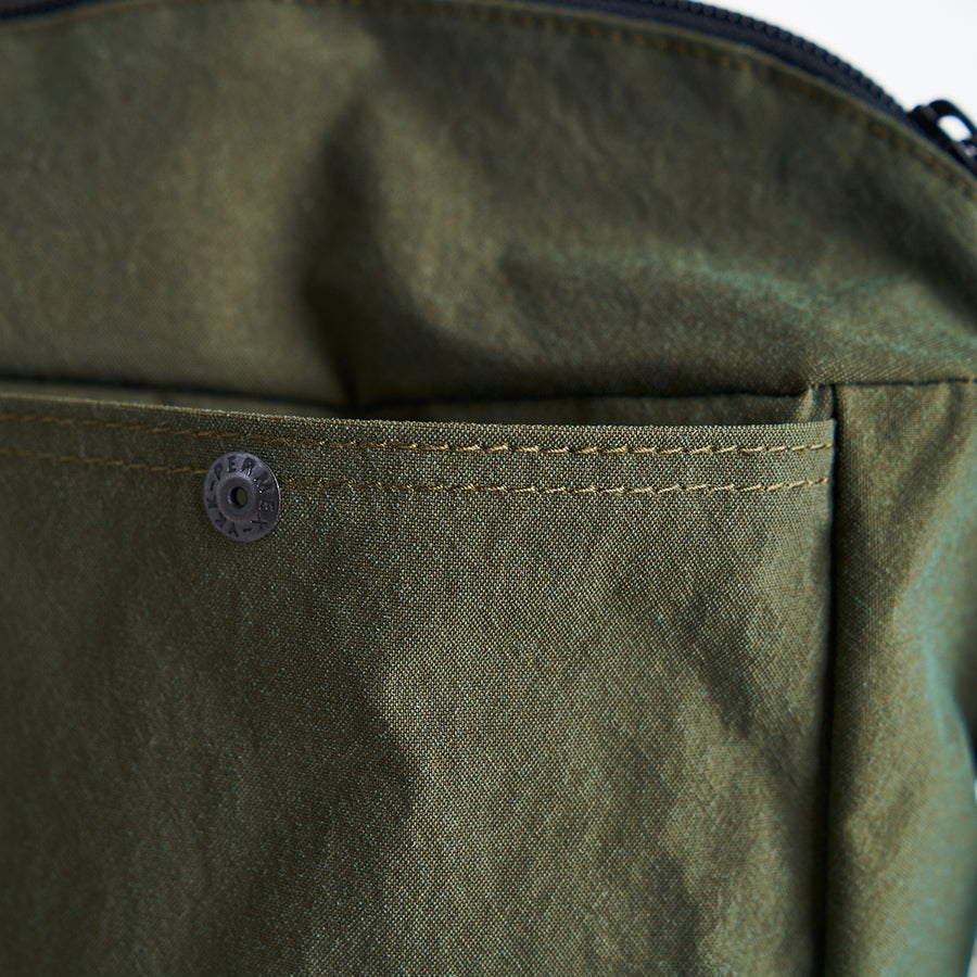 Ultra light Pochette L - olive