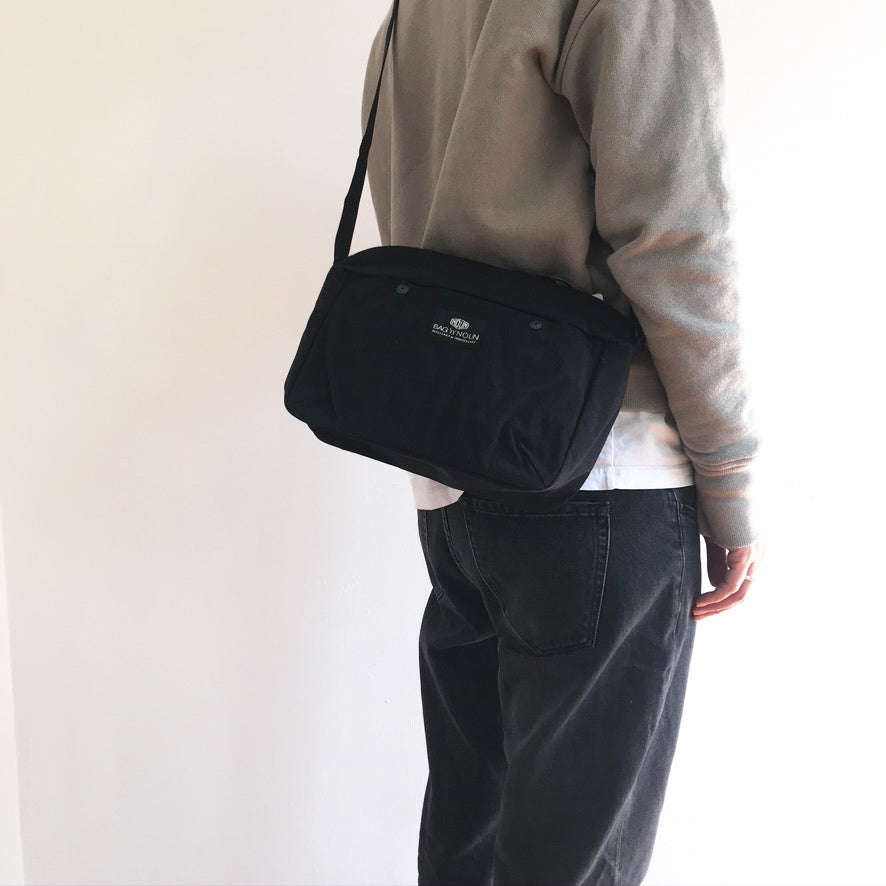 Ultra light Pochette M - schwarz