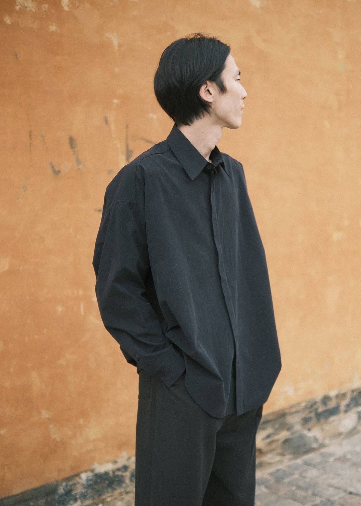 Unisex Cocoon Dress Shirt - schwarz