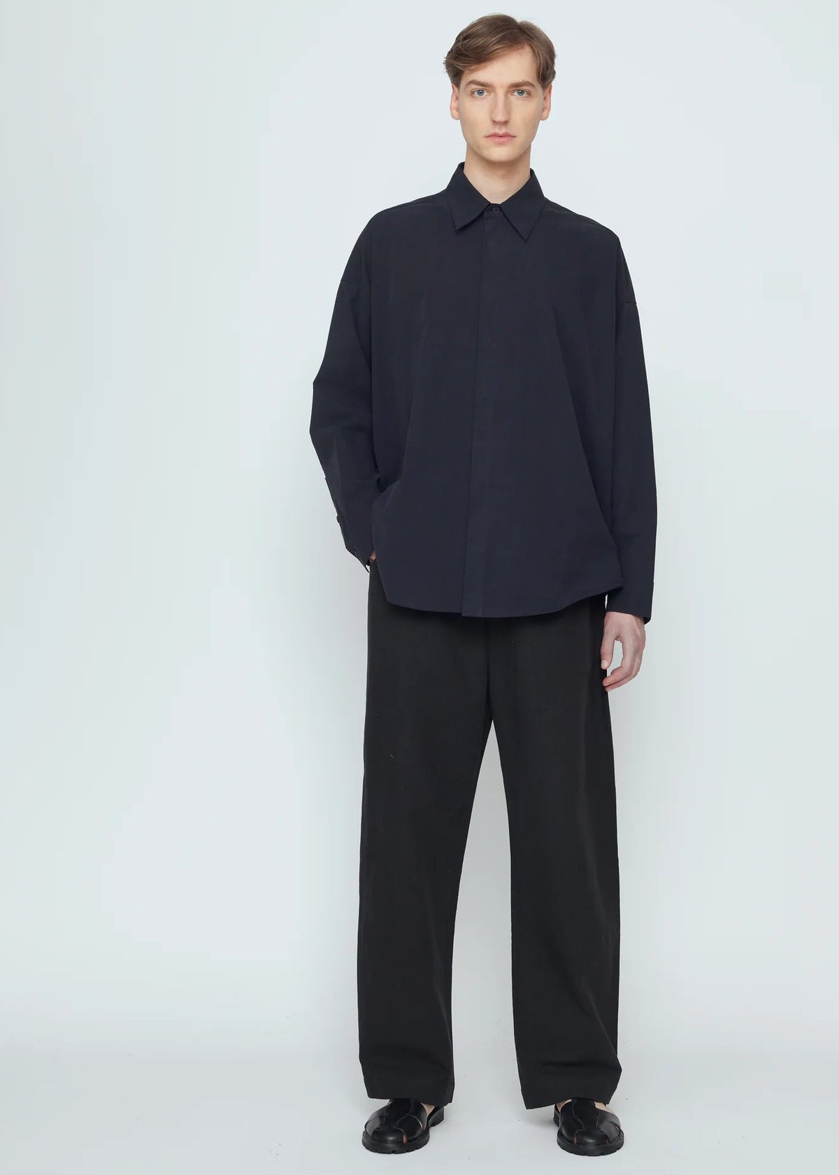 Unisex Cocoon Dress Shirt - schwarz
